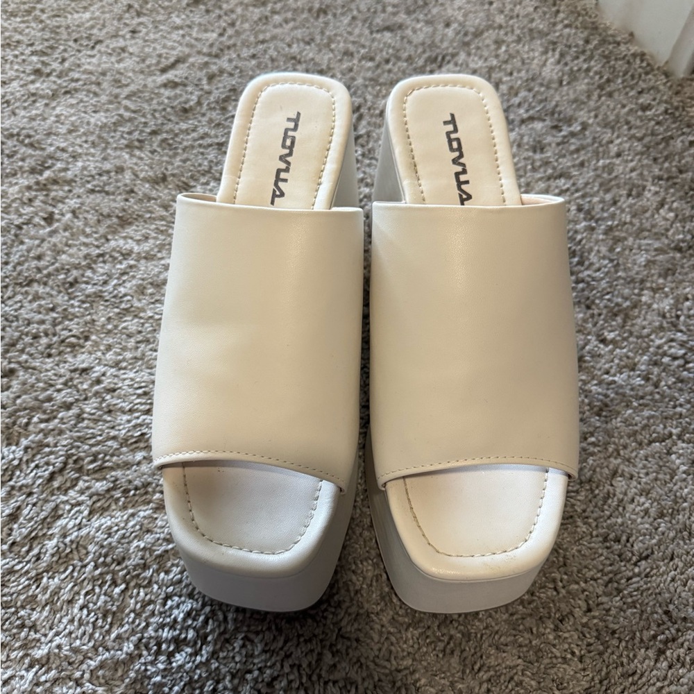 Women's Cream Slide Sandals